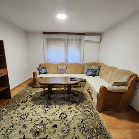 Noor Apartment *